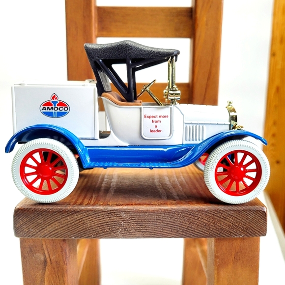 Vintage ERTL Amoco 1918 Runabout Die Cast Metal Locking Coin Bank 1/25 Scale - Picture 2 of 16